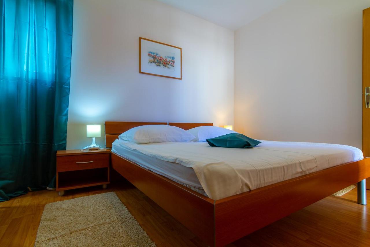 Apartman Haus Maja Banjol Exteriör bild